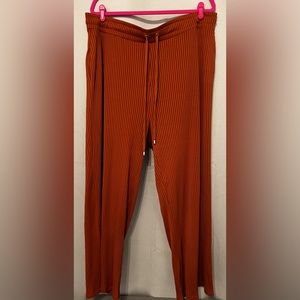 Ribbed Wide Leg Pant